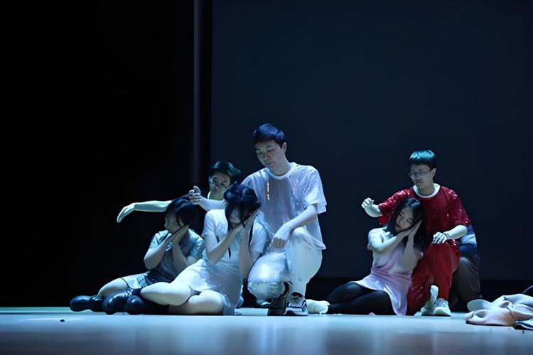 唤起爱心和人性思考的音乐剧 第1张 唤起爱心和人性思考的音乐剧 第1张