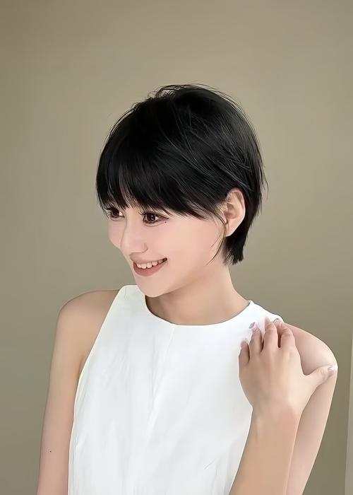 短发  第1张