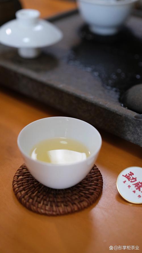 一杯孤独茶  第1张