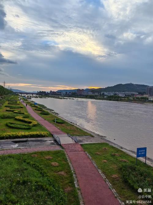 岁月的河留下了欢乐  第1张