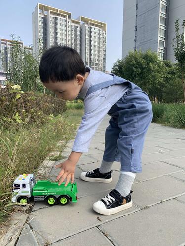 “小大人”桐桐  第1张