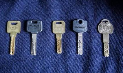 一把备用钥匙  第1张