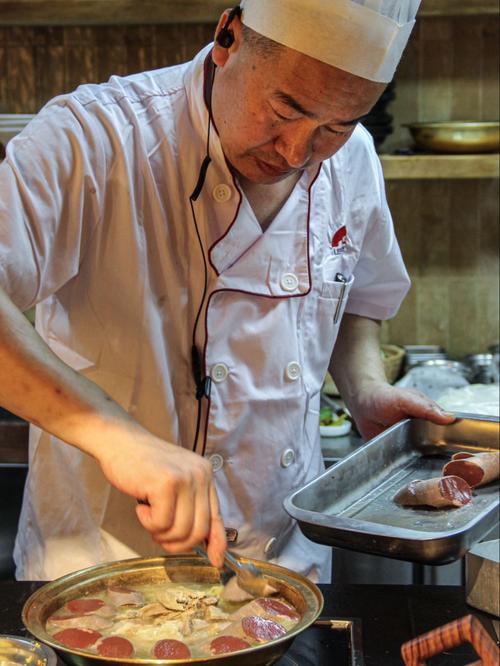 品剩菜的老板  第1张