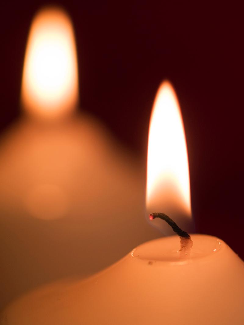 那一簇烛光  第1张