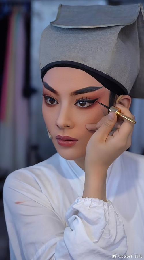 为逝去的靓丽补妆  第1张