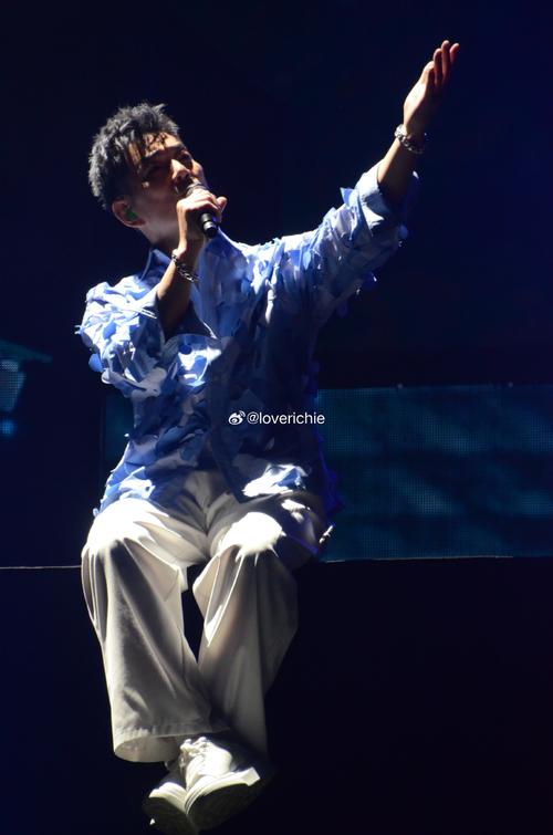 陈先生唱给我听  第1张