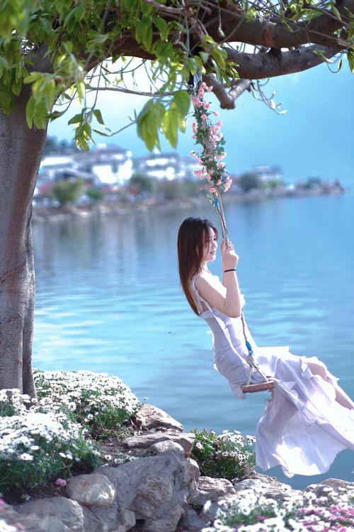 一个女人独步清秋  第1张