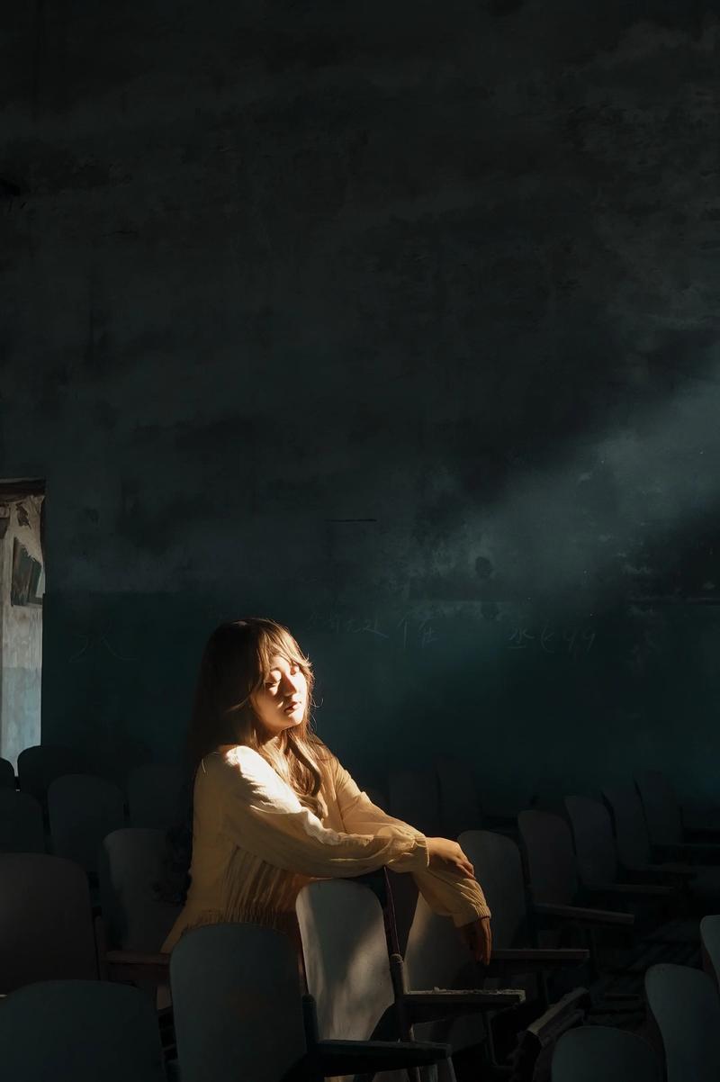 站在时光最中央  第1张