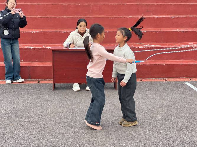 故乡的跳绳  第1张