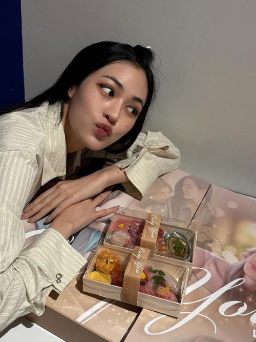 她爱吃 第1张 她爱吃 第1张