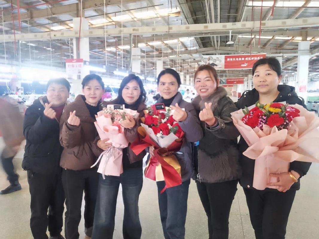 三八妇女节里的男人们  第1张