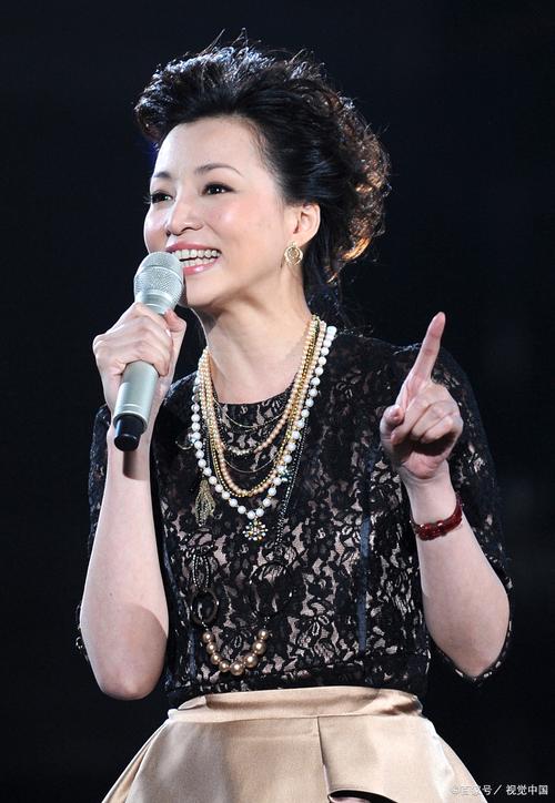 董卿：你的坚持，价值“百万”  第1张