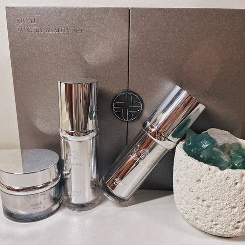 奢侈的月光  第1张