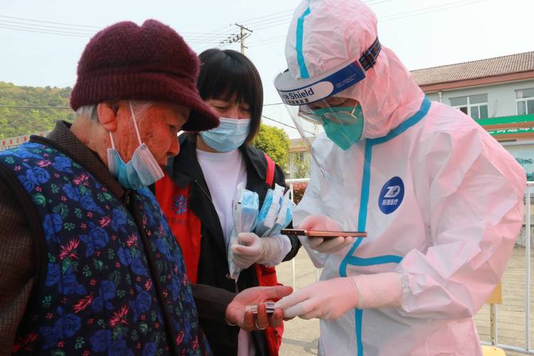 扛起博苑公寓志愿服务重任的铿锵玫瑰们｜我想表扬你（战疫版）  第1张