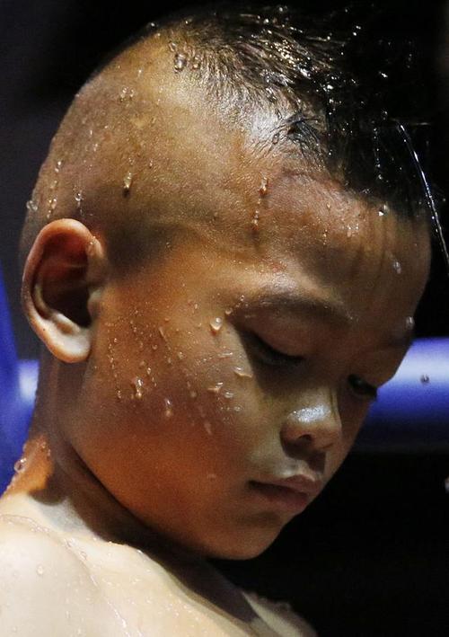 不懂汗珠  第1张