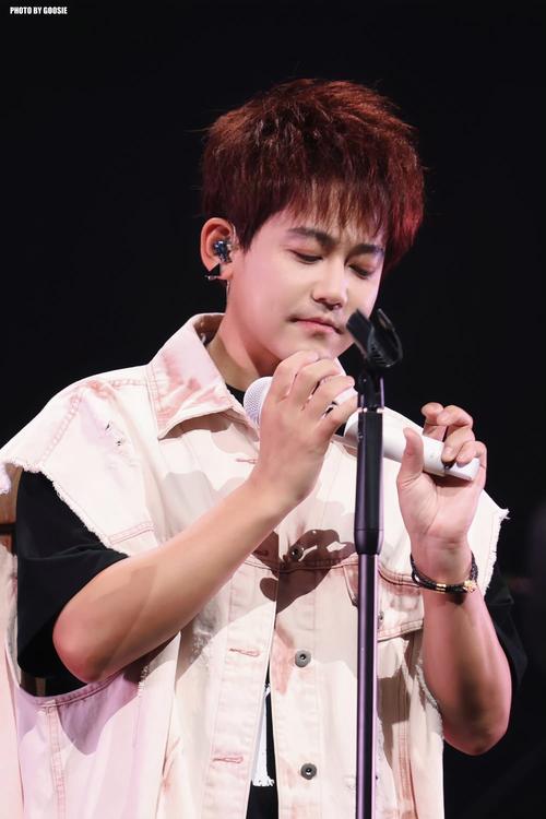 苏醒的耳朵  第1张