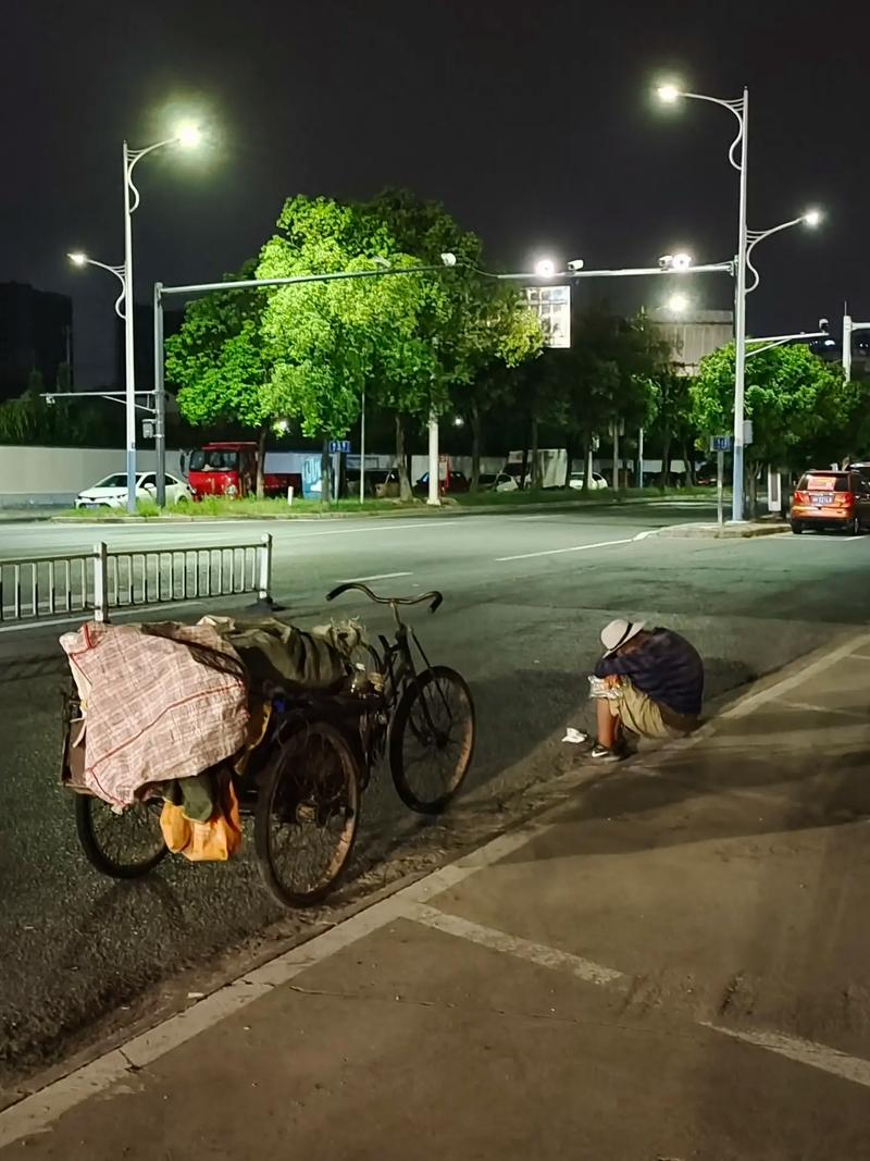 寂寞散场  第1张