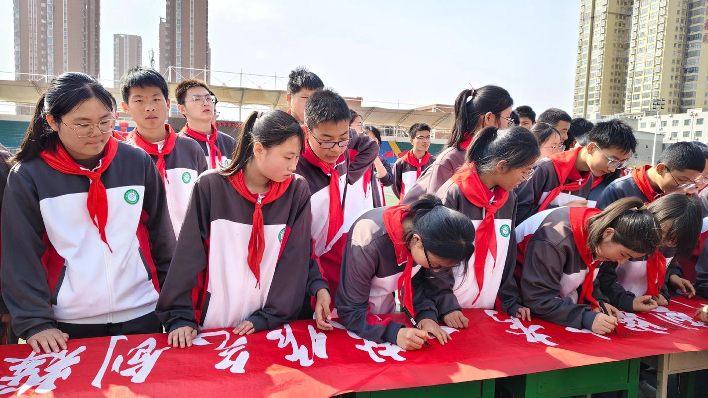 初三百日誓师大会发言——凎！同是寒窗苦读，谁会甘拜下风  第1张