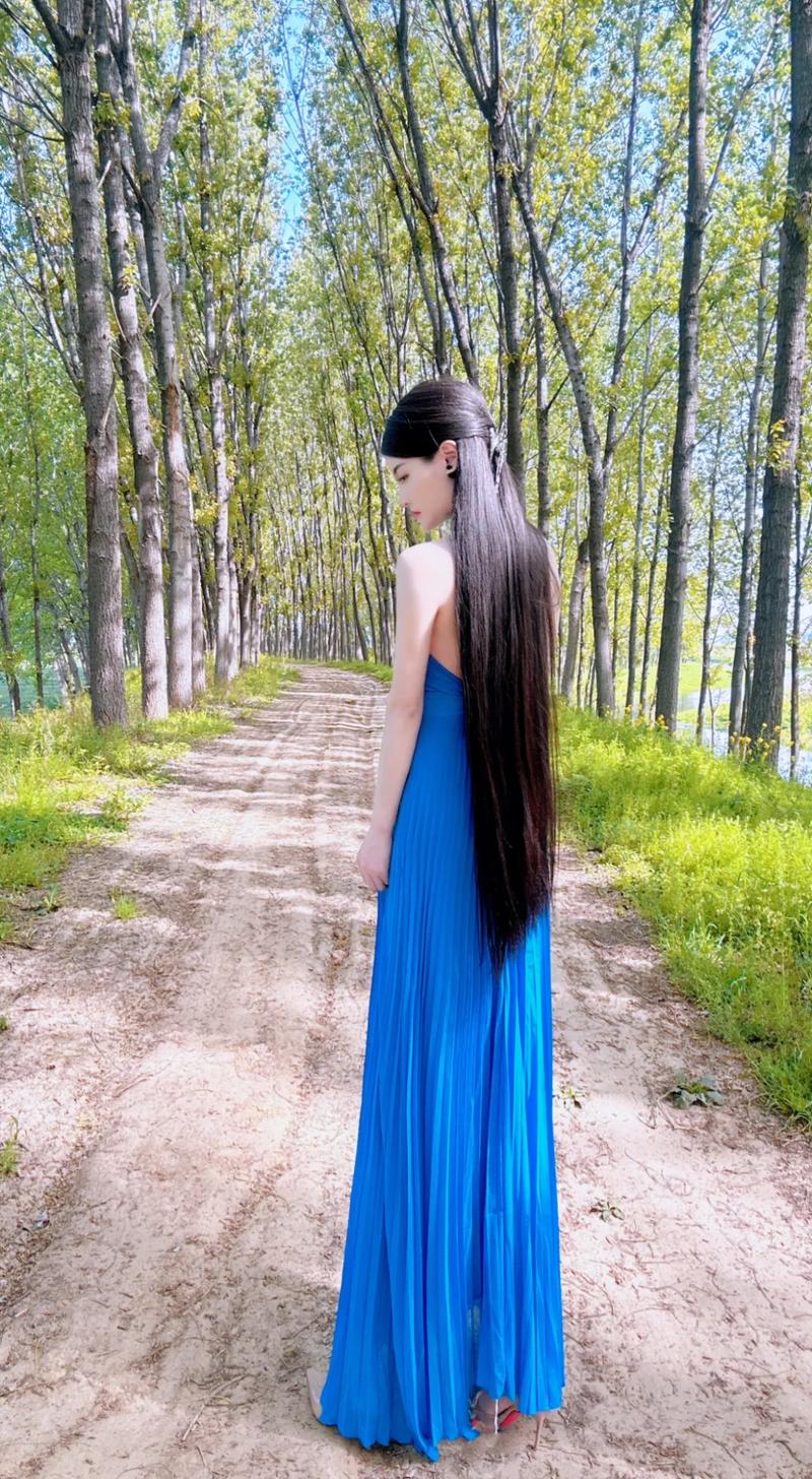 长发飘逸的岁月  第1张