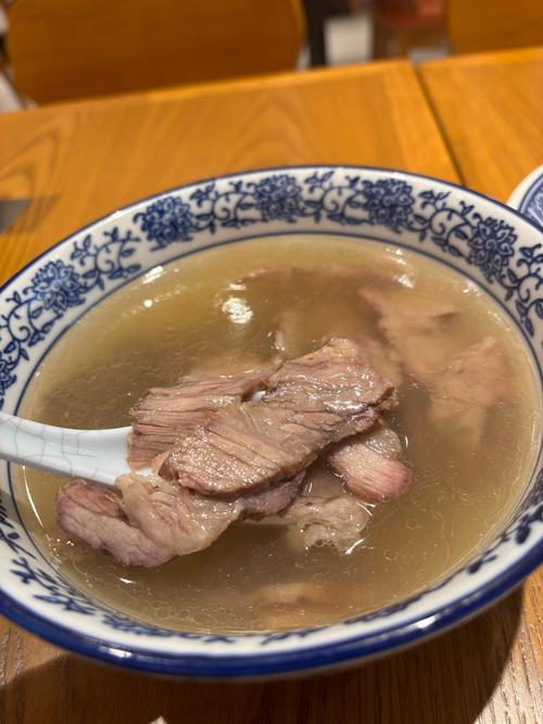 一碗温暖的牛肉汤饭  第1张