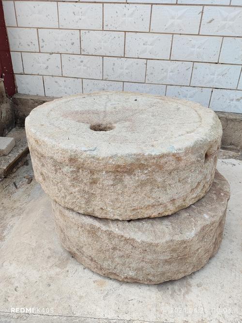 又像箱柜又像房，六只磨盘房下藏，物资交流它搬运，来去匆匆干活忙。 （打一物）  第1张