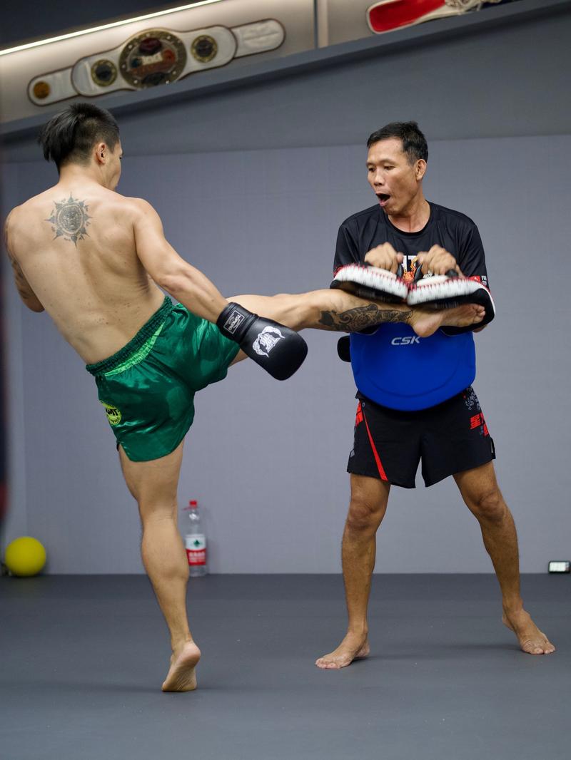 先抓男子汉 （打一字）  第1张