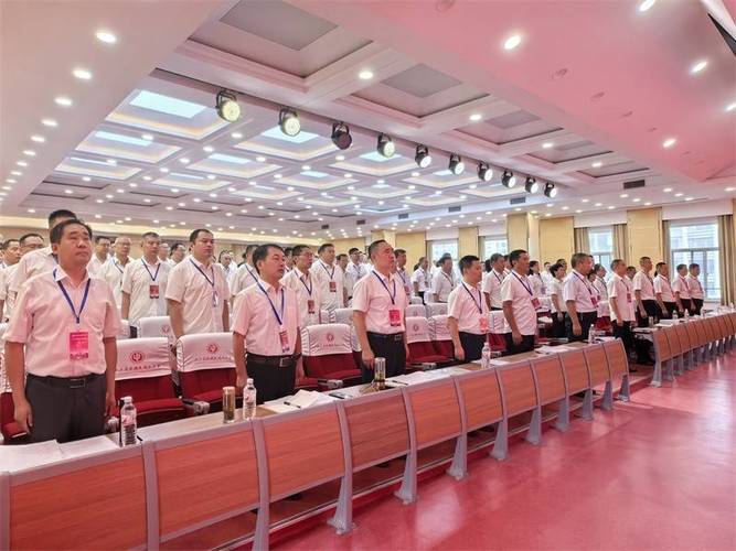 泰安英雄山中学召开安全工作述职和承诺会议  第1张