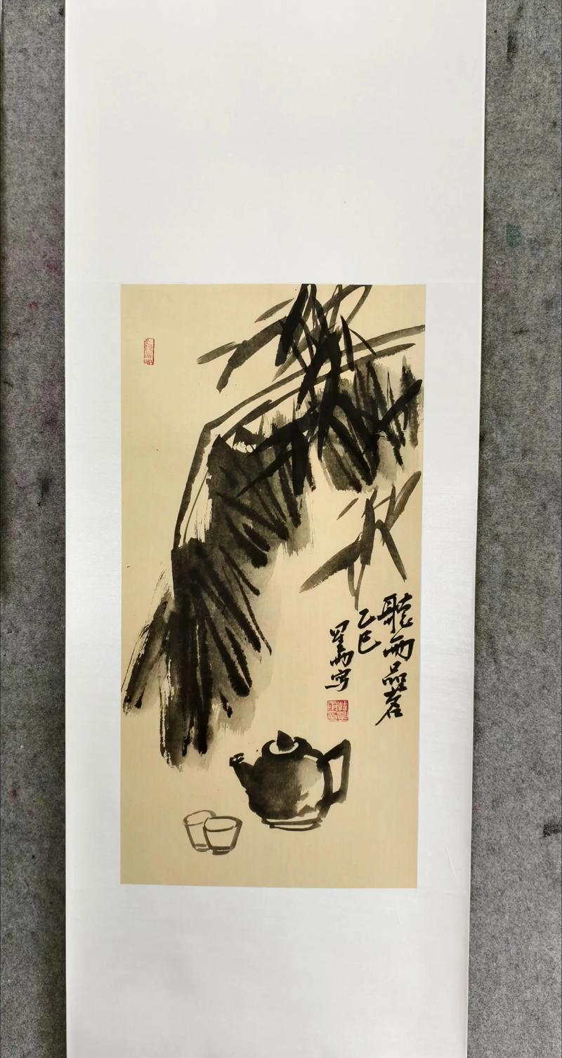蒙蒙细雨，如烟如雾。听雨品茗，偷得浮生半日闲。  第1张