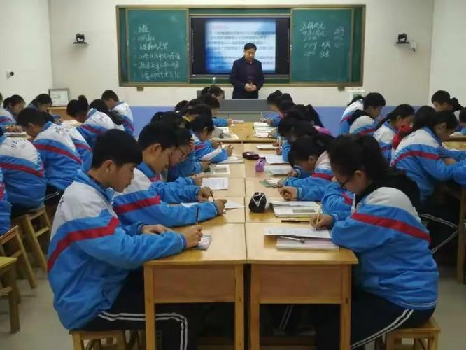 校长讲坛丨日照市宁波路学校闫伟章：恪尽职守 履职尽责 争做优秀校长  第1张
