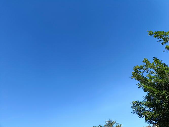 六月,天空湛蓝,万物葱茏。 第1张 六月,天空湛蓝,万物葱茏。 第1张