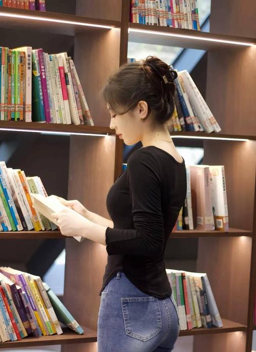 爱读书的女人最美丽  第1张