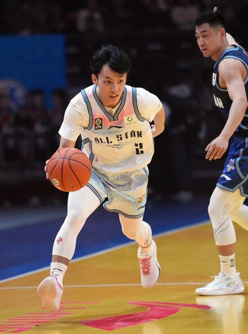 励志！落选球员获全明星MVP 不曾放弃的原因？洒泪现场：我的妈妈  第1张
