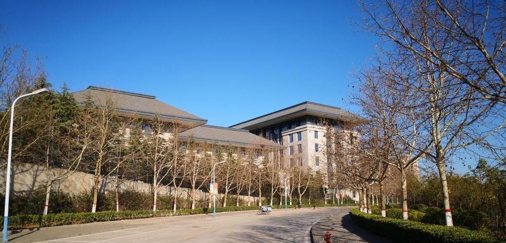 河南财经政法大学(与河南省人民检察院联办，就读在河南检察职业学院)学费一年多少钱（2024收费标准）  第1张