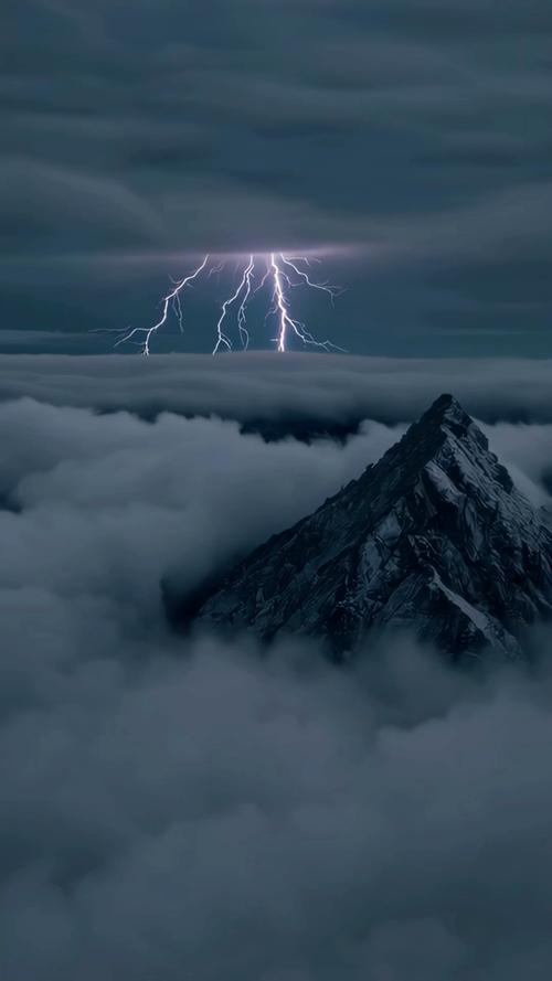 雷霆震怒!墨西哥摄影师瞬间抓拍五十根闪电,狂轰滥炸震撼无比 第1张 雷霆震怒!墨西哥摄影师瞬间抓拍五十根闪电,狂轰滥炸震撼无比 第1张