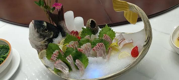 油烟历练的精彩人生“烧鹅洪”——访肇庆鸿福山庄总经理钟振洪 第1张 油烟历练的精彩人生“烧鹅洪”——访肇庆鸿福山庄总经理钟振洪 第1张