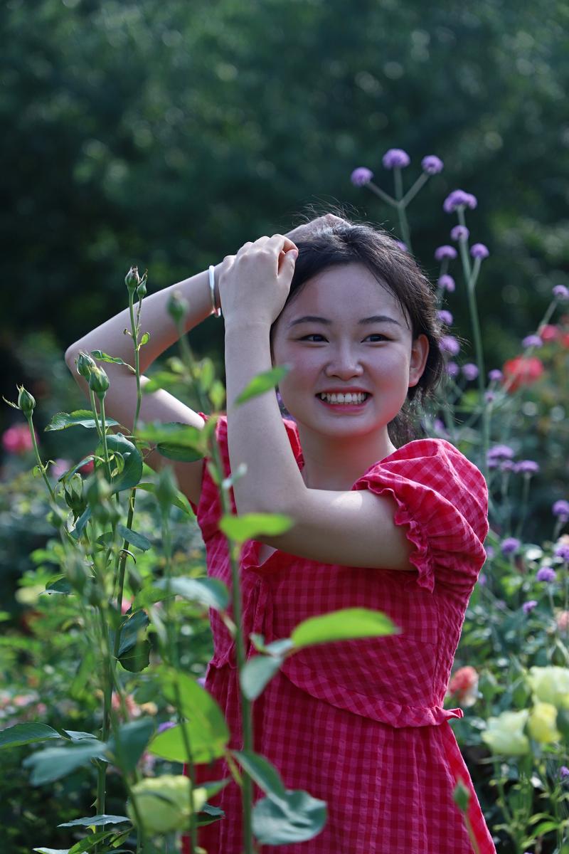 **淑女，笑靥如花绽绚烂**  第1张