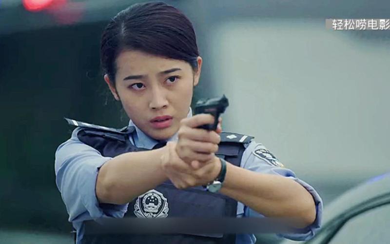 女特警四枪击毙歹徒,特警支队美女狙击手  第1张